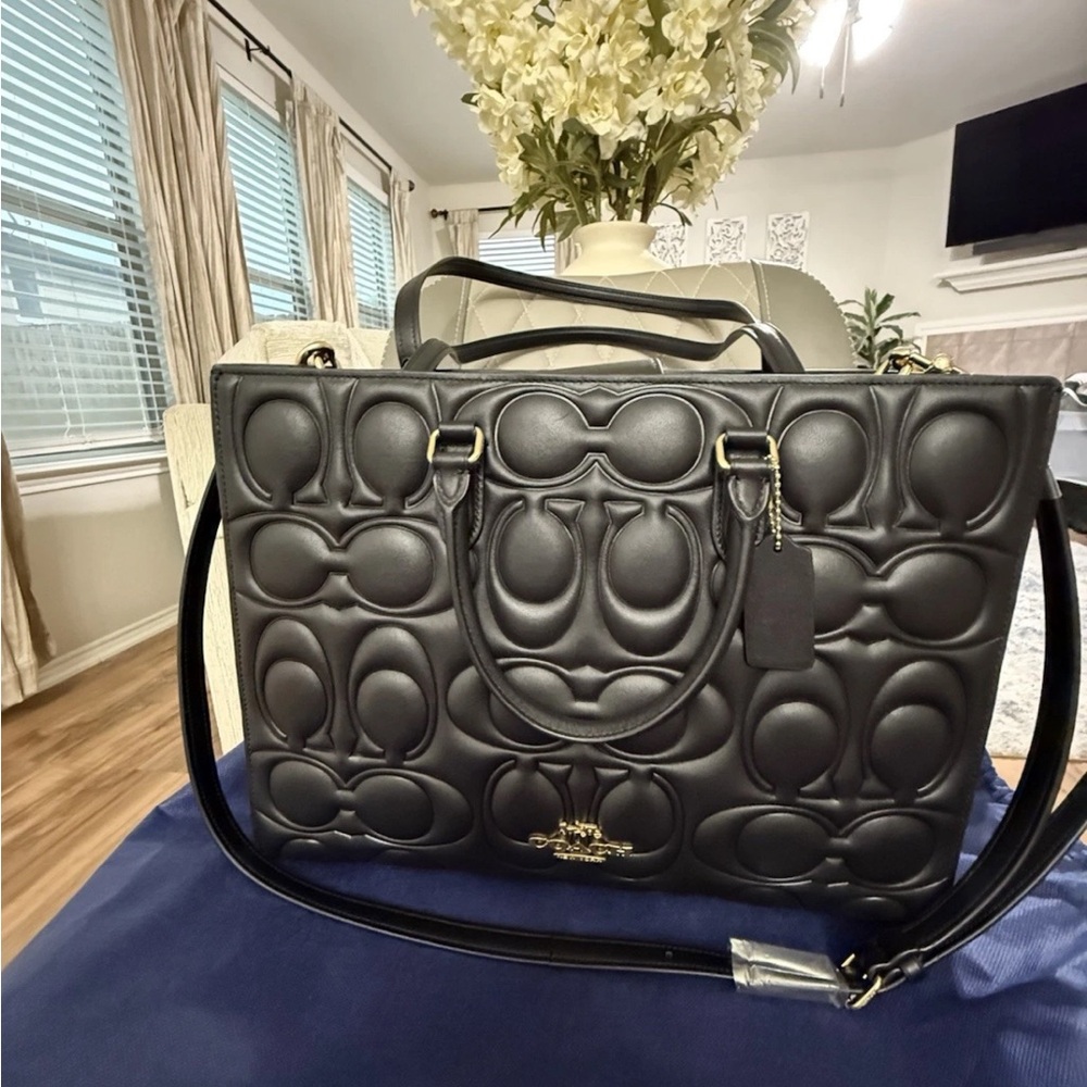 Coach Large Maggie Tote Used only